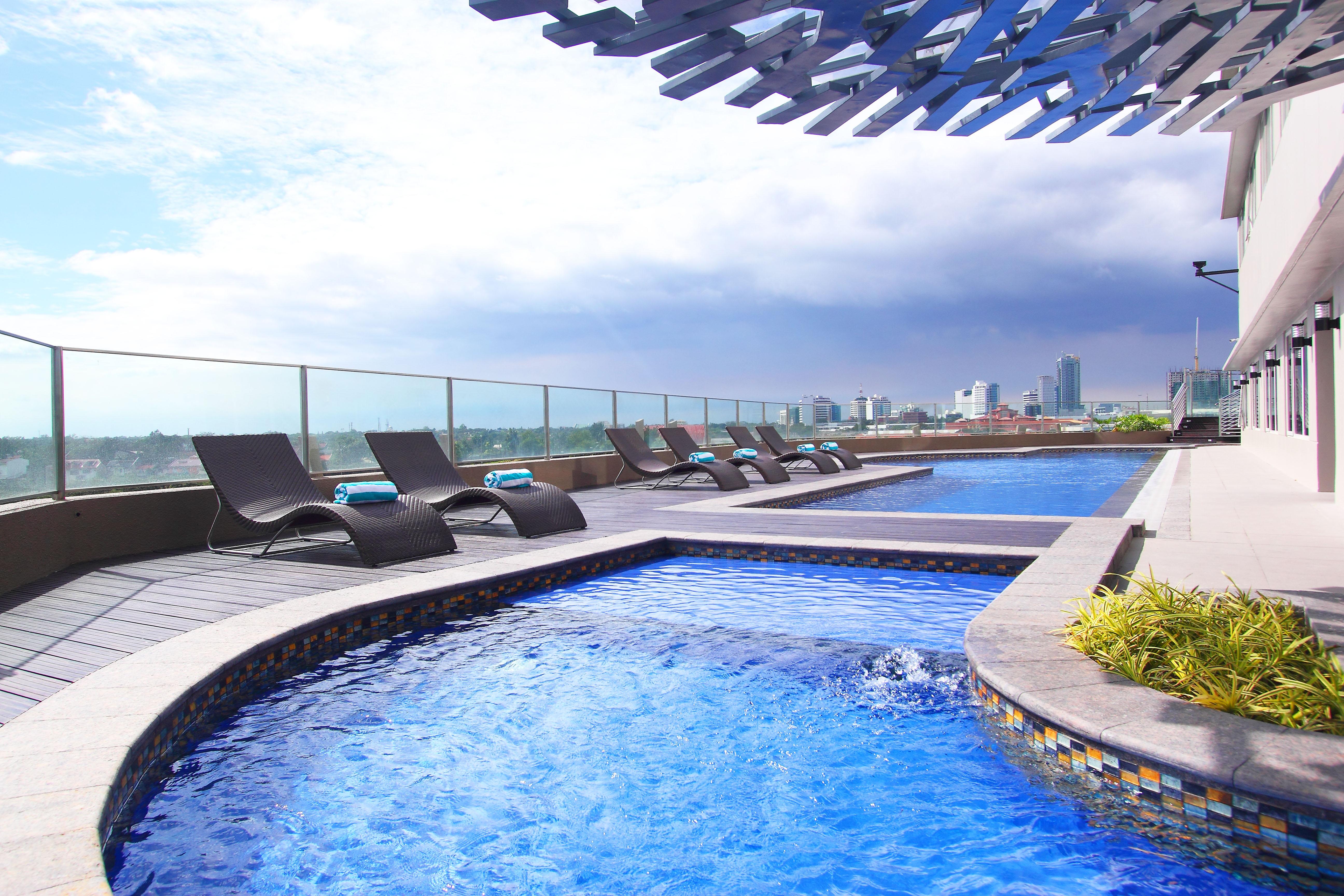 Acacia Hotel Manila Muntinlupa City Exteriör bild