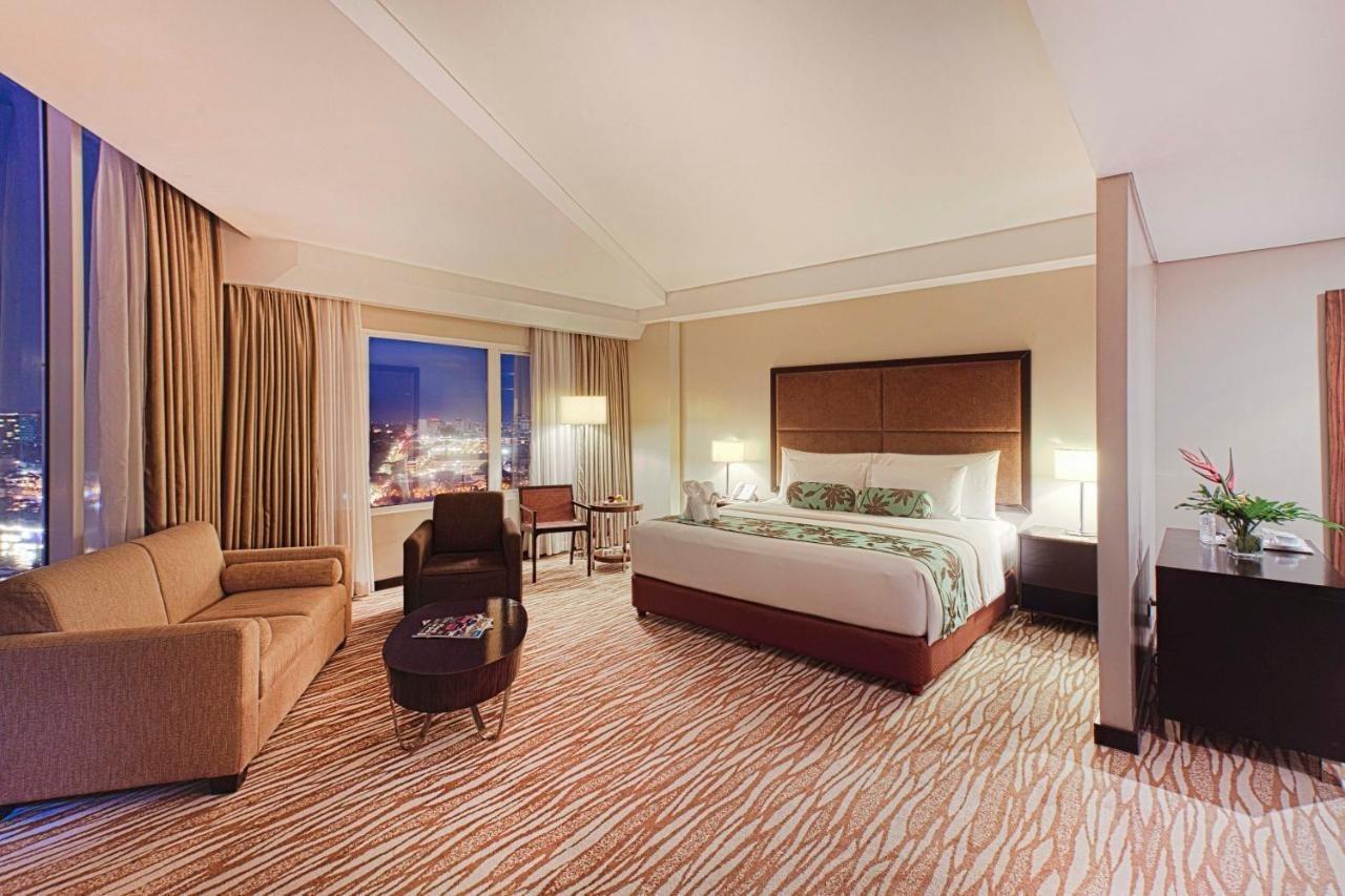 Acacia Hotel Manila Muntinlupa City Exteriör bild