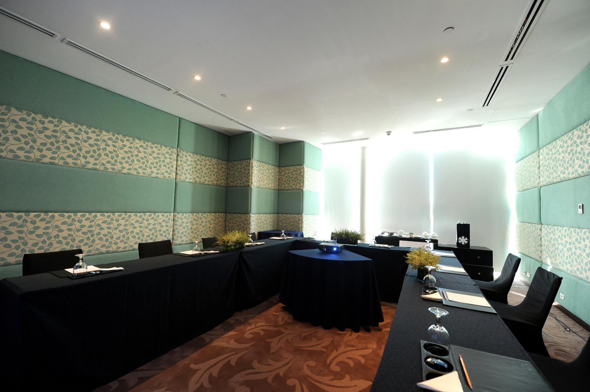 Acacia Hotel Manila Muntinlupa City Exteriör bild