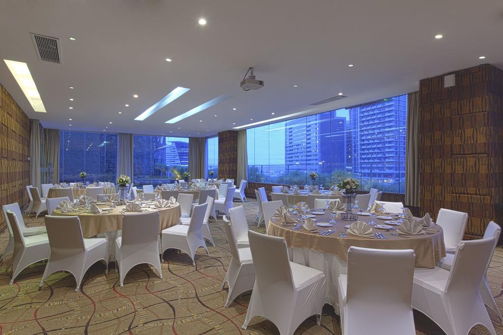 Acacia Hotel Manila Muntinlupa City Exteriör bild